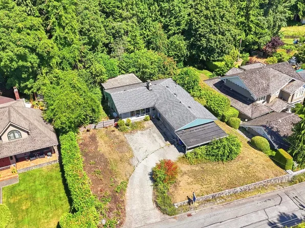 3922 Sunnycrest Dr, North Vancouver, BC V7R 3C9