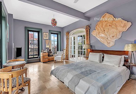 5th image of 221 W 82nd St Penthouse E