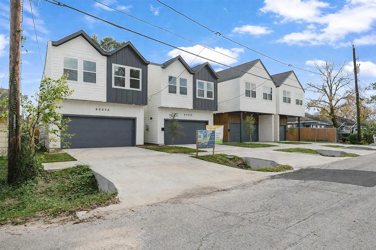 Building Photo - 6809 Conley St #B