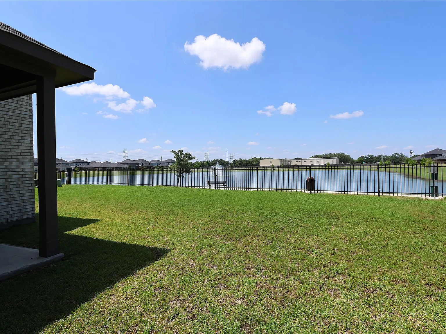 4 bed, 2.5 bath, 2443 sqft, $2,490 — Photo 1