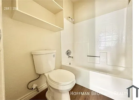 15556 Nordhoff St #201 — Photo 4