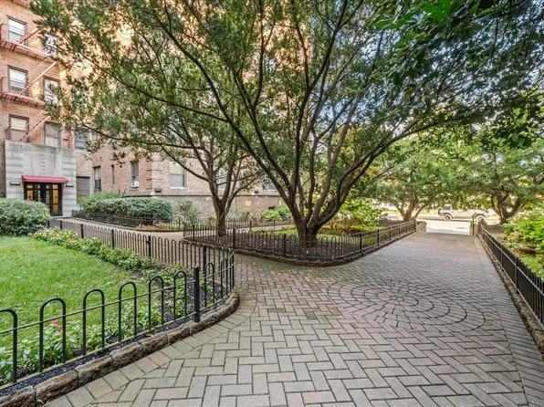 3015 Riverdale Avenue image 1 of 12