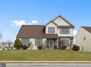 317 Oak Leaf Ln, Lancaster, PA 17602