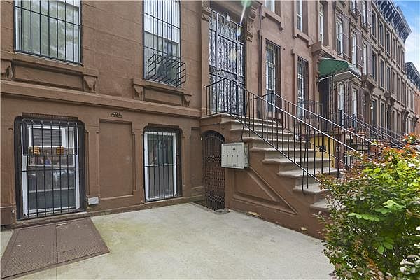1st image of 472 Willoughby Ave APT 1