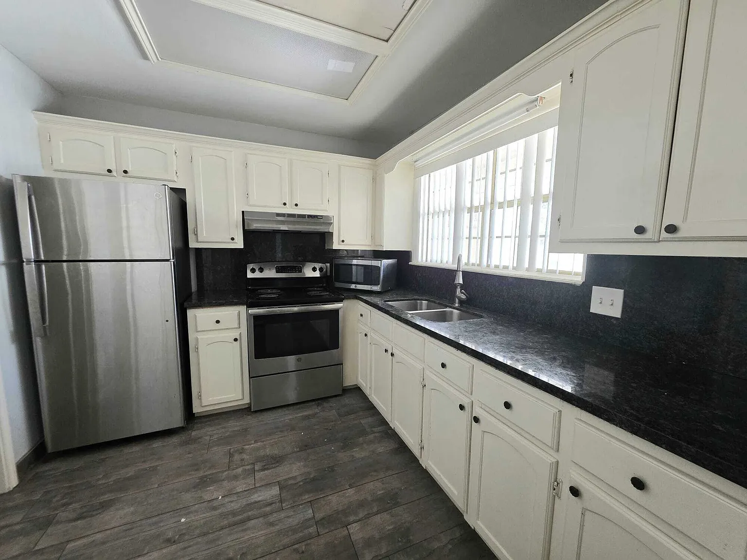 3001 Ashley Place — Photo 4
