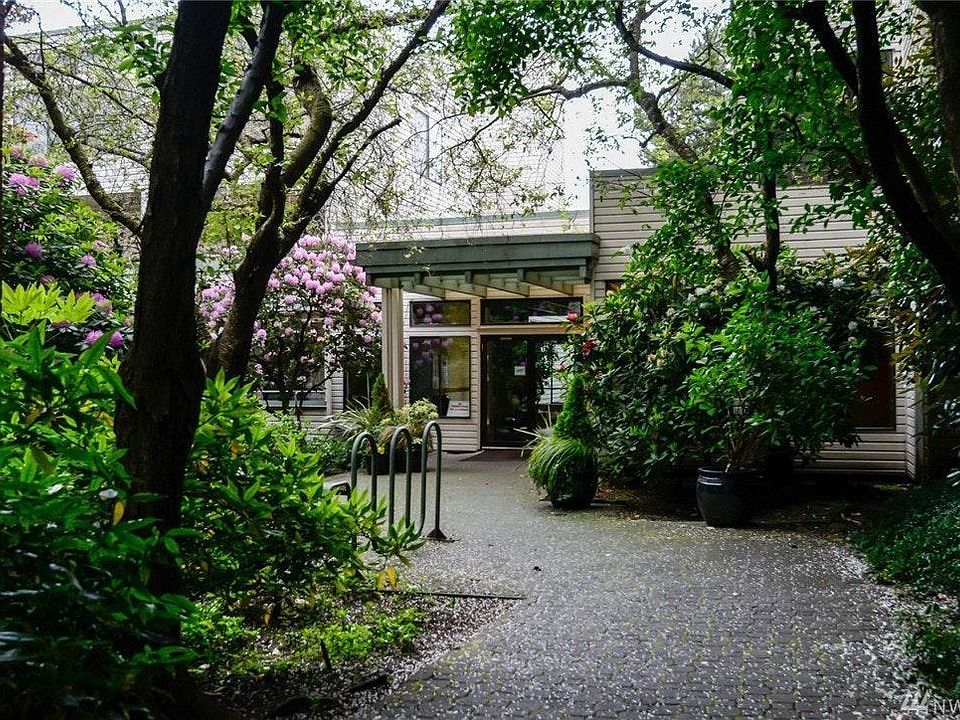 Entrance courtyard