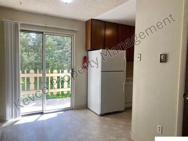 1024 E Swallow Rd #C321 — Photo 4