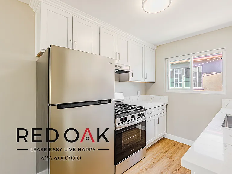 921 W 82nd St #24 — Photo 9