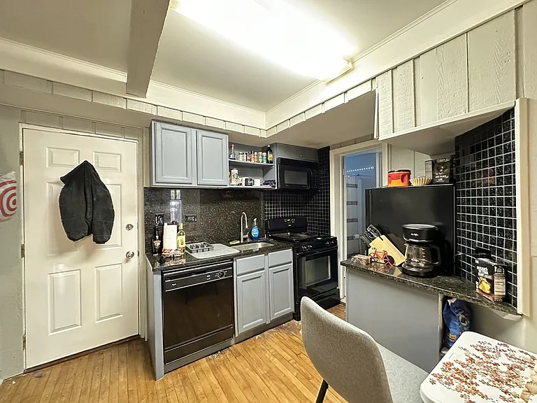 2141 W Webster Ave #FB — Photo 2