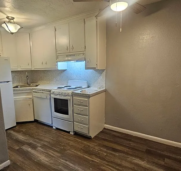 1133 S Quincy Ave — Photo 1