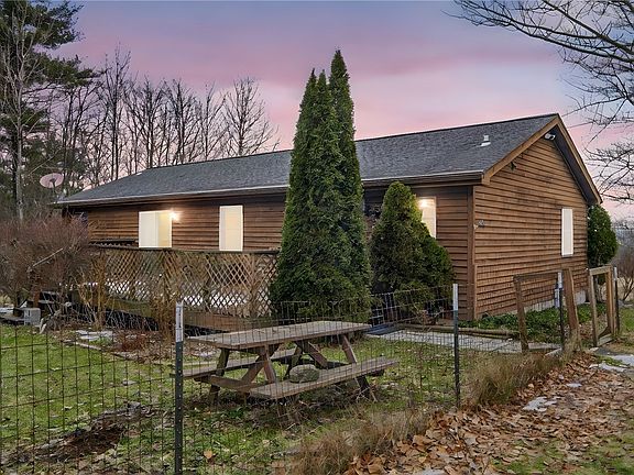 3rd image of 86 E Enfield Center Rd