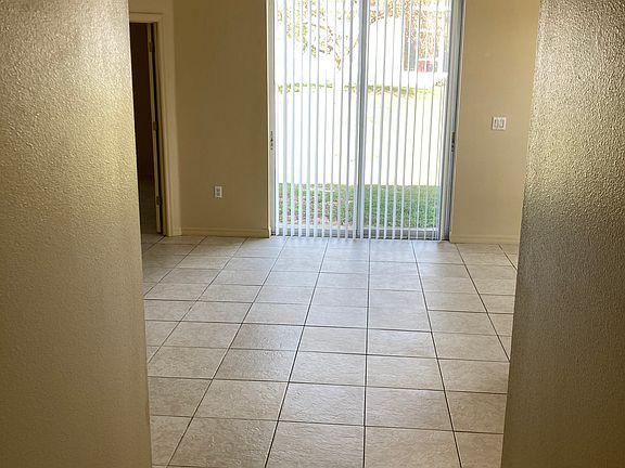 4th image of 335 E Idlewild Ave