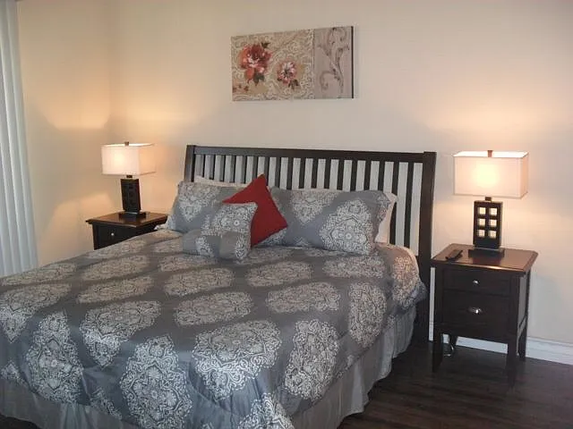 Meridian - Top Floor 1 Bdr/1bath Luxury Condo With Strip View. . — Photo 4