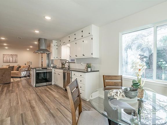 4th image of 7812 Pebbleford Rd