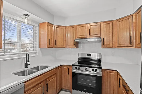 4th Avenue Townhomes — Photo 1