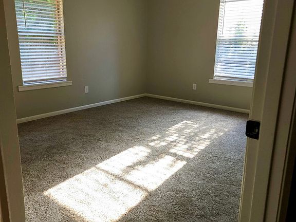 3rd image of 510 Davis Dr