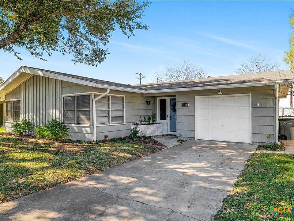 1st image of 4805 Lilac Ln