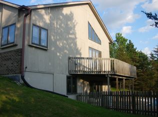 8 High Point Ct NE, Iowa City, IA 52240