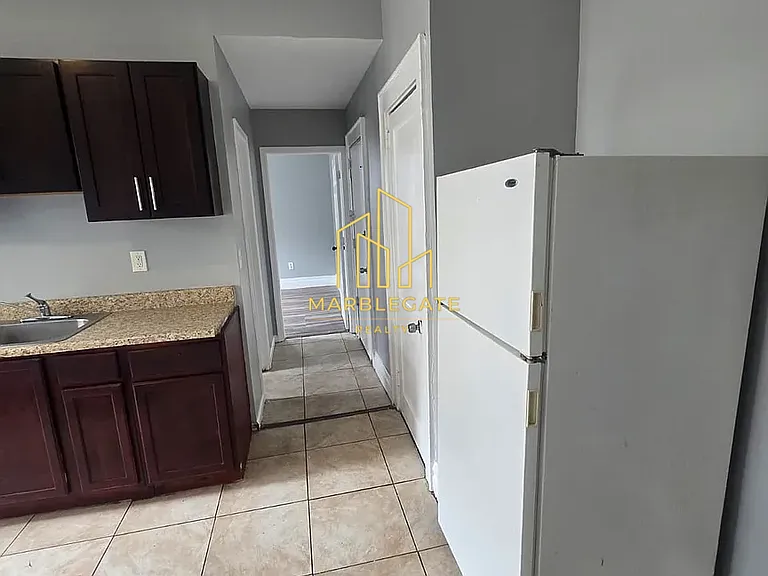 49 Fabyan Pl #11L — Photo 2