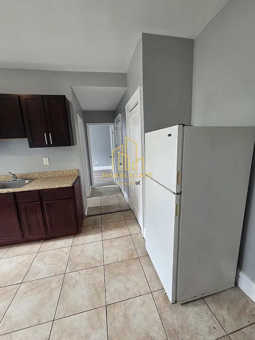 Building Photo - 49 Fabyan Pl #11L