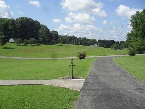 2nd image of 824 Indian Cave Subdivision