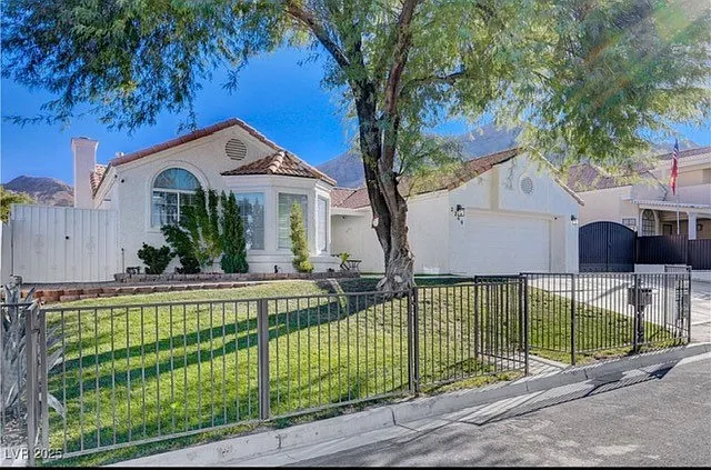 2268 Welsey Manor Dr — Photo 1