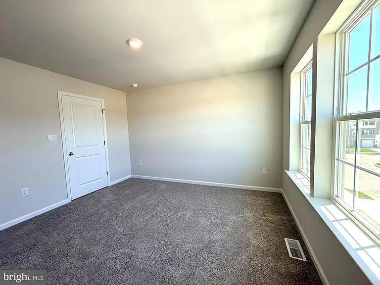 106 Clinton St — Photo 22