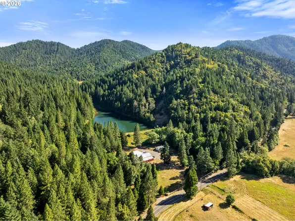 340 Speaker Rd, Wolf Creek, OR 97497
