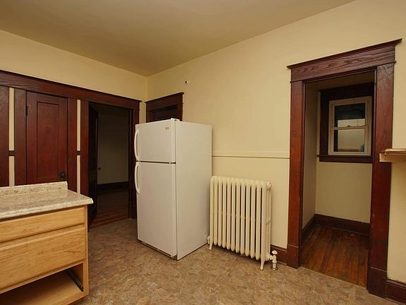 4th image of 105 Southern Blvd #2