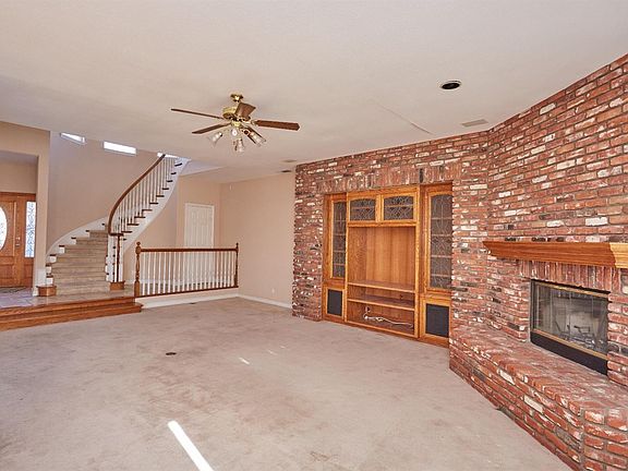 5th image of 18261 Harbor Dr