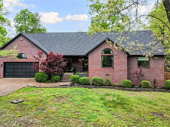 7 Blakeney Ln, Bella Vista, AR 72714