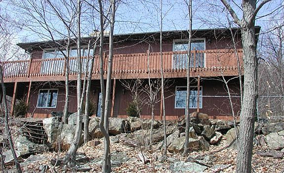 Well maintained raised ranch