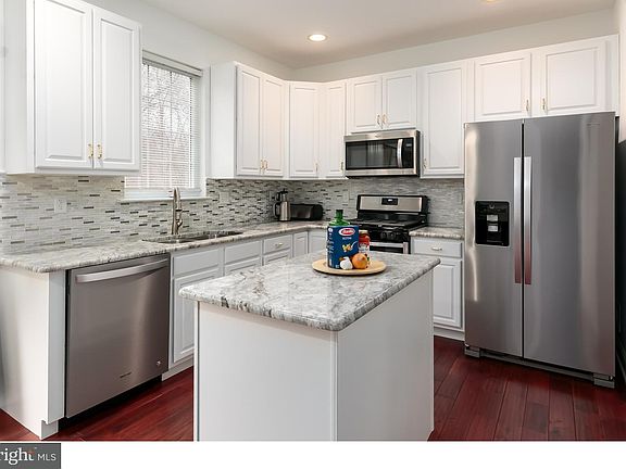 5th image of 27 Liberty Trl