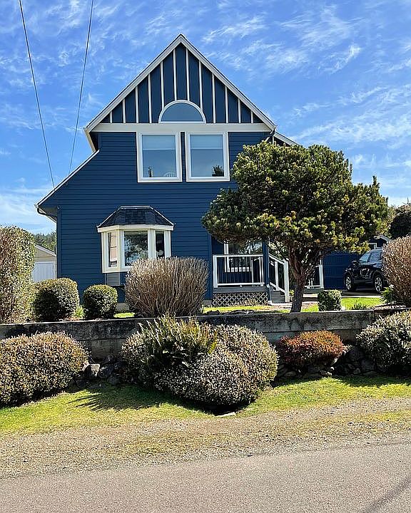 1st image of 3138 SW Beach Ave