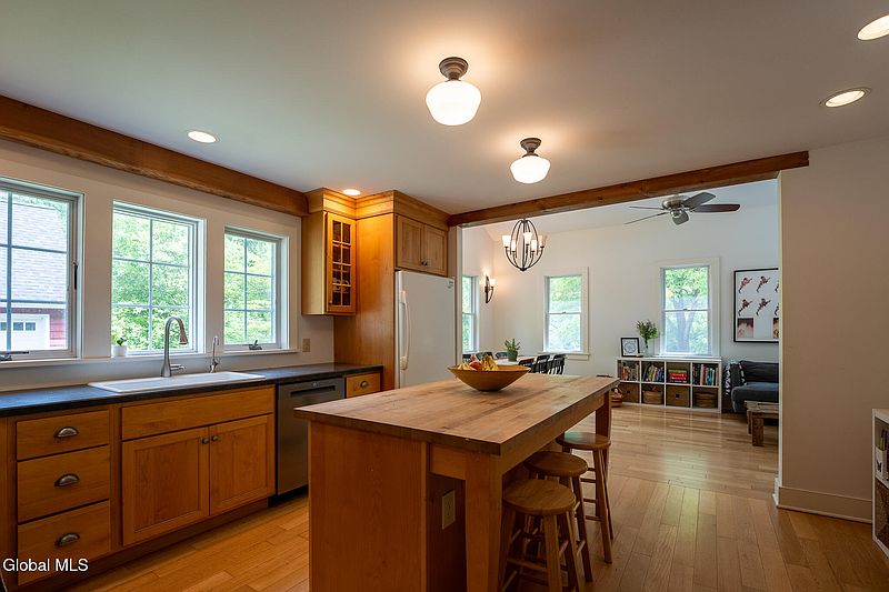 5th image of 1712 Crescent Road