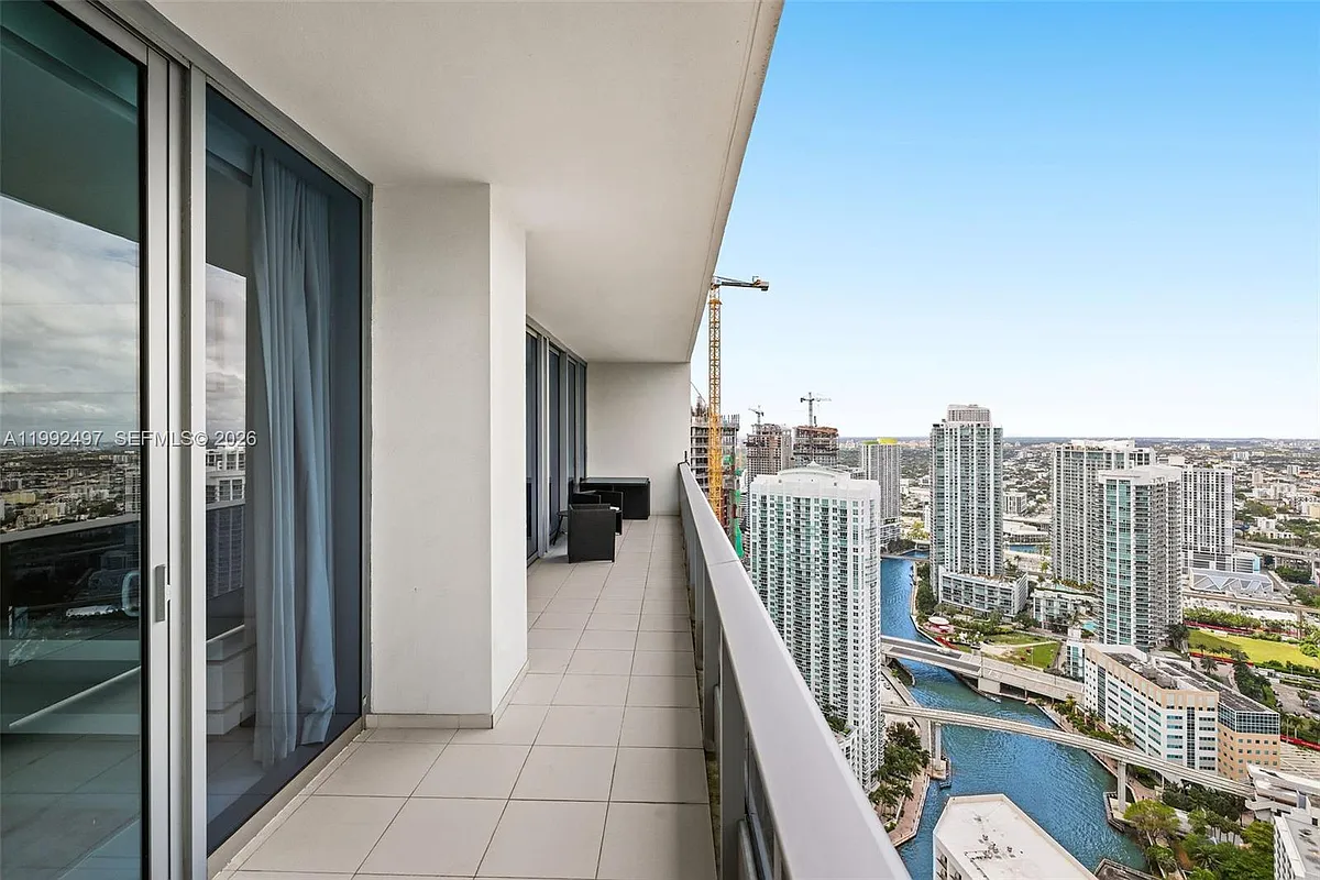 Building Photo - 200 Biscayne Boulevard Way #5009