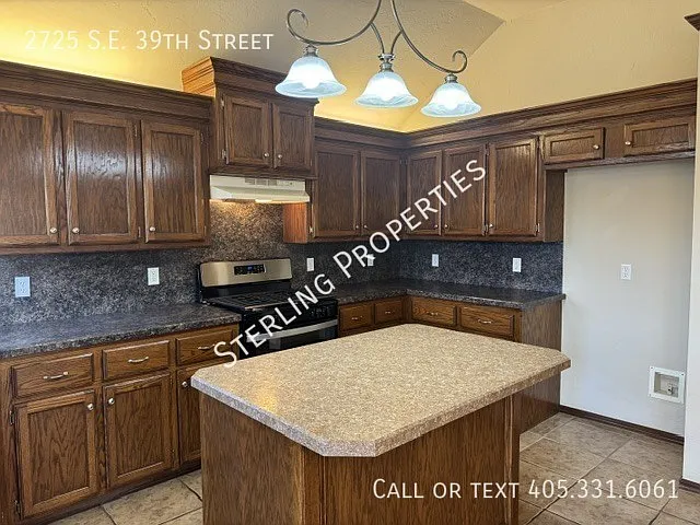 2725 SE 39th St — Photo 11