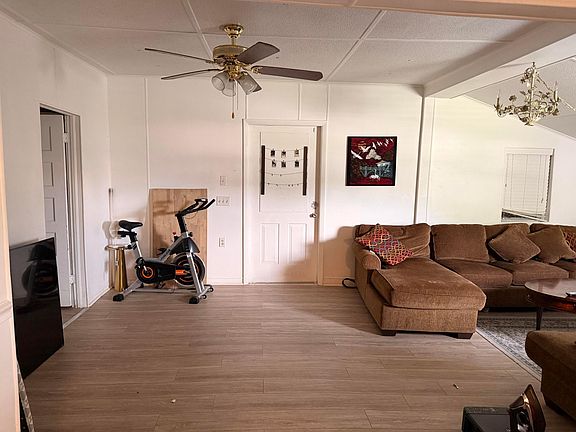 3rd image of 401 SE 4TH Avenue