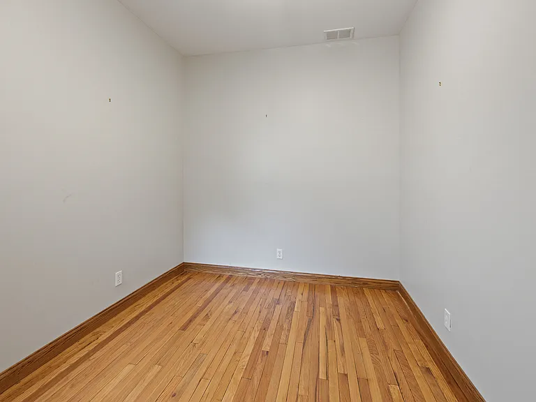 1648 N Saint Louis Ave #2 — Photo 14