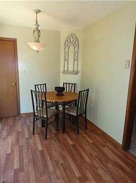 5th image of 1819 Grove Dr