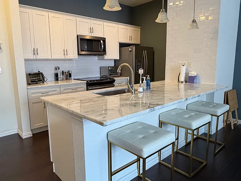2305 Worthington St #102 — Photo 2