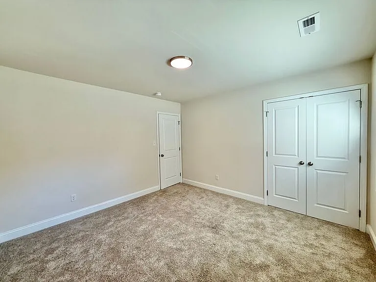 212 N Peartree Ln #C — Photo 10