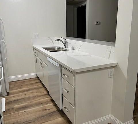 3rd image of 504 S La Fayette Park Pl #114