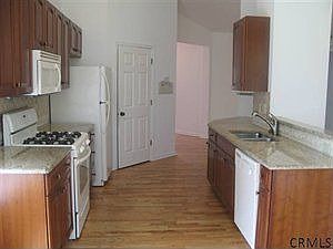 3rd image of 1 Hilltop Dr