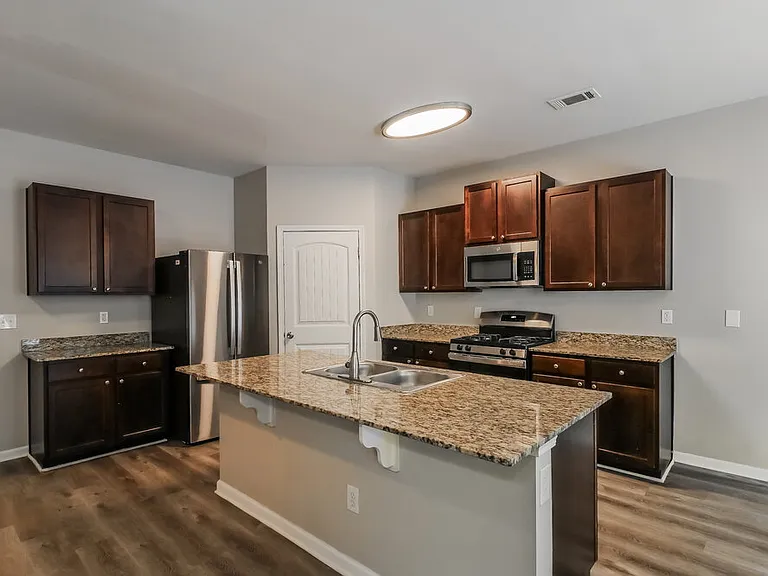 207 Shaker Hollow Dr — Photo 8
