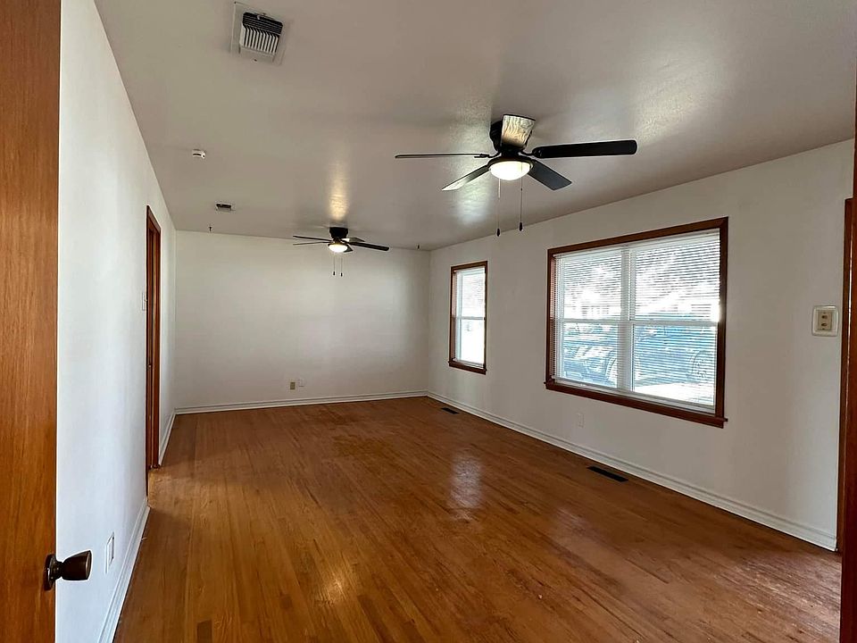 1st image of 3603 Briscoe St