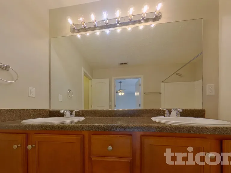 8129 Brookbend Dr — Photo 9