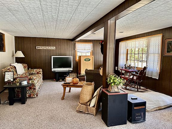 4th image of 124 Perkins Road