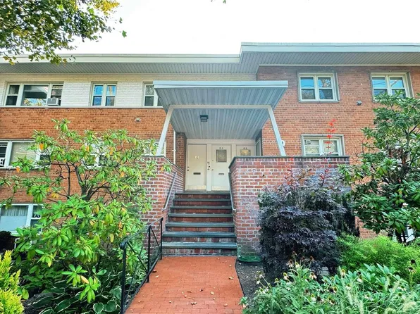 200 S Middle Neck Rd #D1, Great Neck, NY 11021