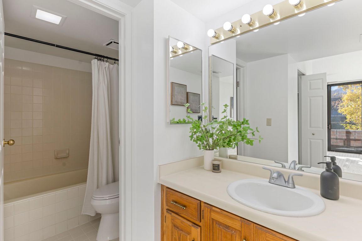 115 S 1100 E _510-20